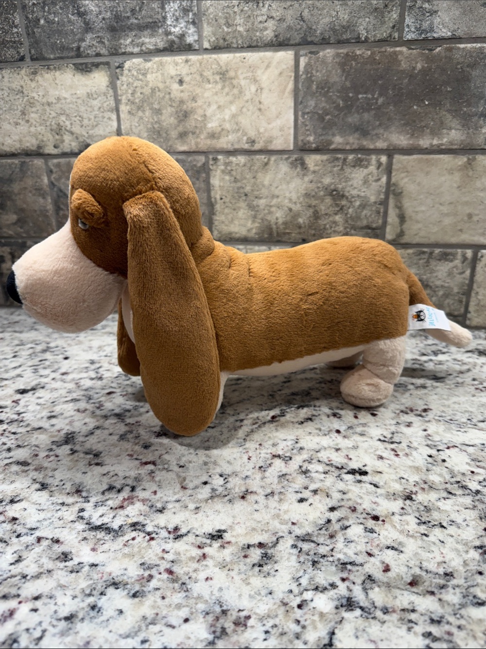 Jellycat Randall Basset Hound - Picture 4 of 9